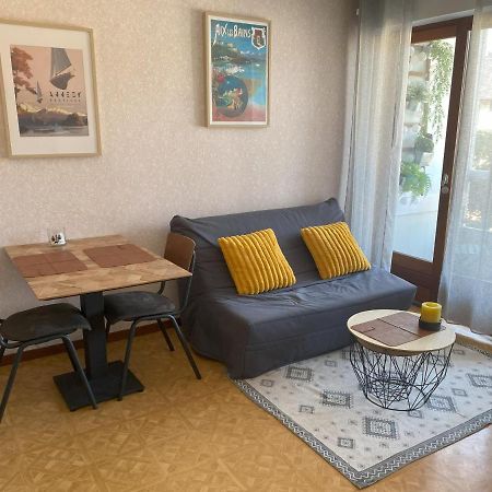 דירות אקס-לה-באינס Paisible Studio Avec Agreable Loggia 2 Mn Du Centre מראה חיצוני תמונה