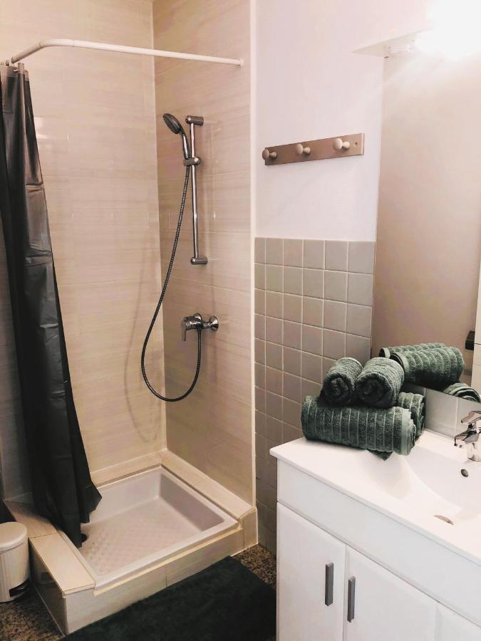 דירות אקס-לה-באינס Paisible Studio Avec Agreable Loggia 2 Mn Du Centre מראה חיצוני תמונה