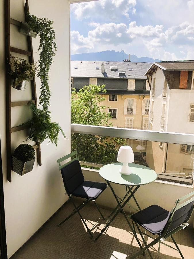דירות אקס-לה-באינס Paisible Studio Avec Agreable Loggia 2 Mn Du Centre מראה חיצוני תמונה